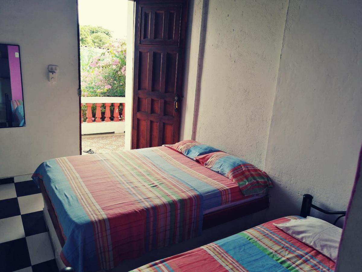 Hostal Maranatha Санта-Марта Экстерьер фото